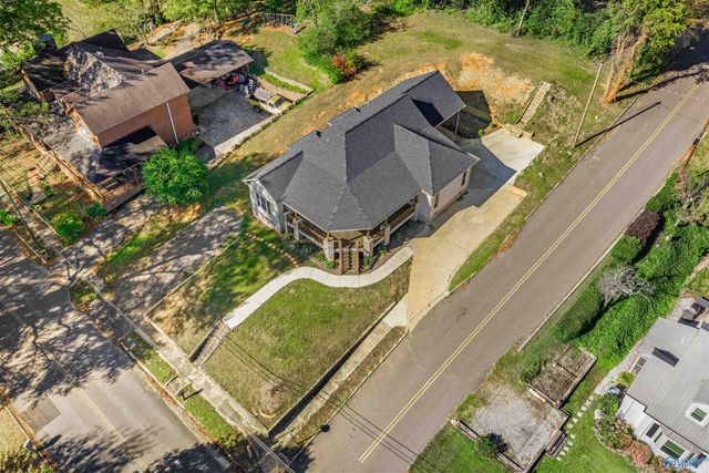 300 Forest Avenue SW, Fort Payne, AL 35967