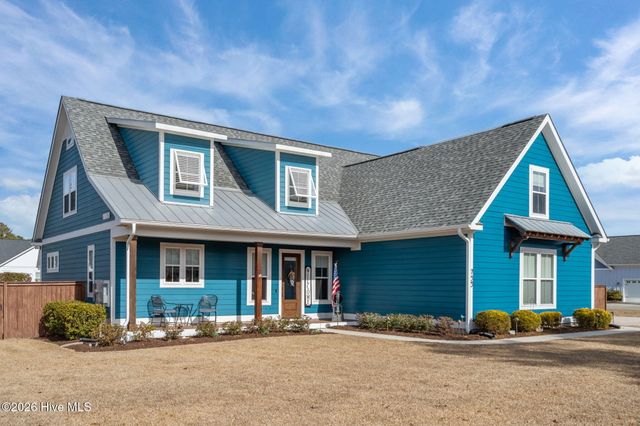 753 Crown Pointe Drive, Hampstead, NC 28443