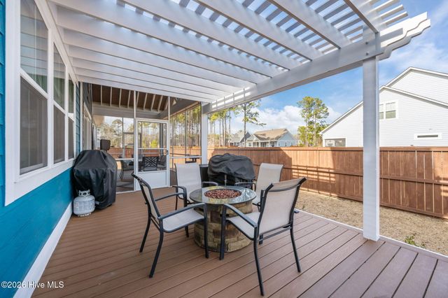 753 Crown Pointe Drive, Hampstead, NC 28443