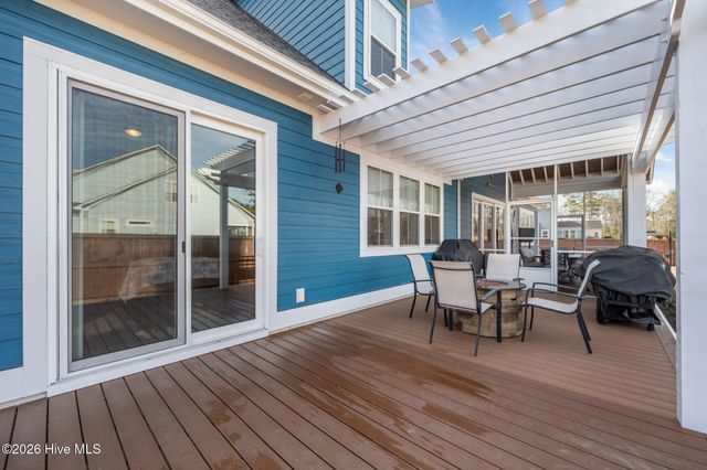 753 Crown Pointe Drive, Hampstead, NC 28443