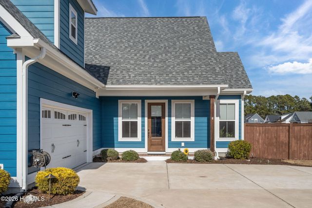 753 Crown Pointe Drive, Hampstead, NC 28443