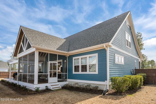 753 Crown Pointe Drive, Hampstead, NC 28443