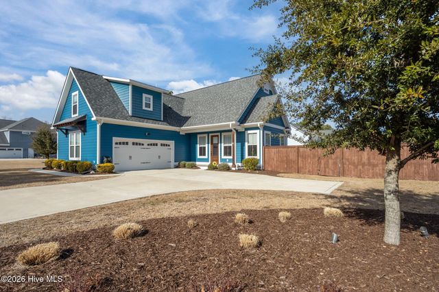 753 Crown Pointe Drive, Hampstead, NC 28443