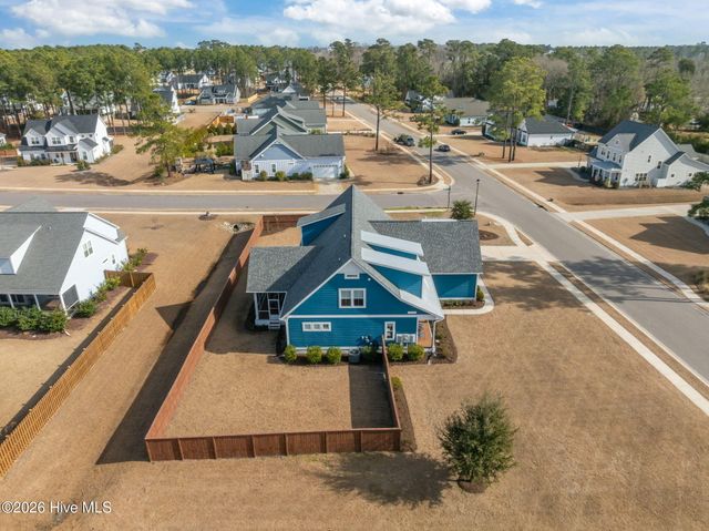 753 Crown Pointe Drive, Hampstead, NC 28443