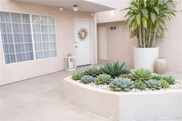 147 W Acacia Avenue 121, Glendale, CA 91204