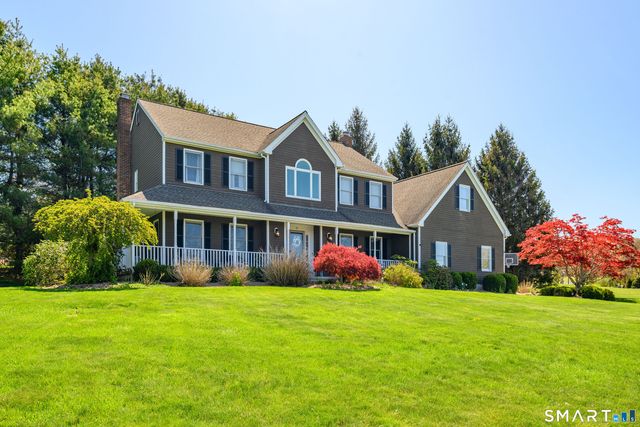 10 Yogananda Street, Newtown, CT 06482