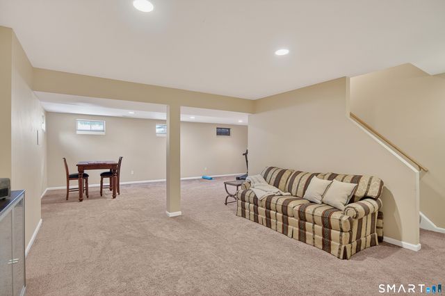 10 Yogananda Street, Newtown, CT 06482