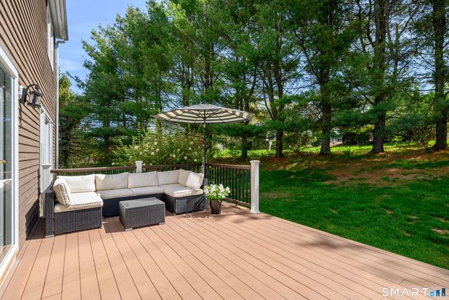 10 Yogananda Street, Newtown, CT 06482