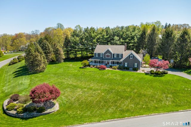 10 Yogananda Street, Newtown, CT 06482