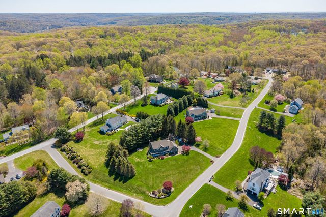 10 Yogananda Street, Newtown, CT 06482