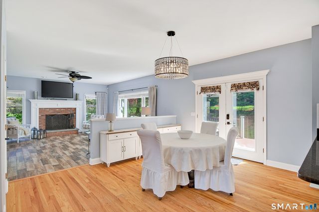 10 Yogananda Street, Newtown, CT 06482