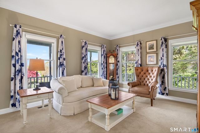 10 Yogananda Street, Newtown, CT 06482