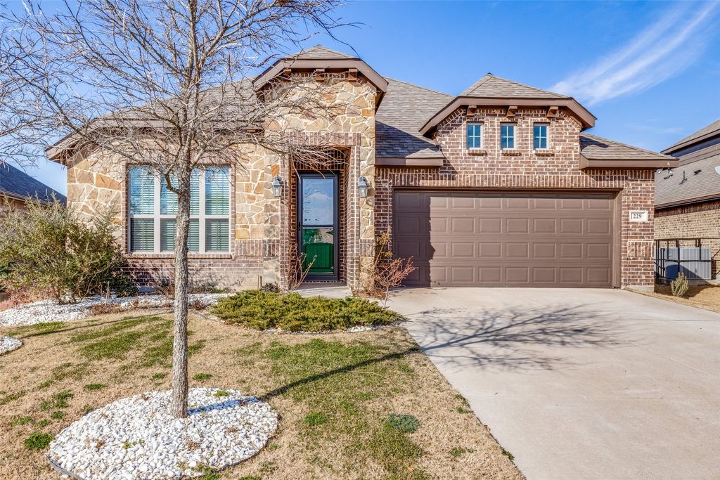229 Dakota Drive, Waxahachie, TX 75167