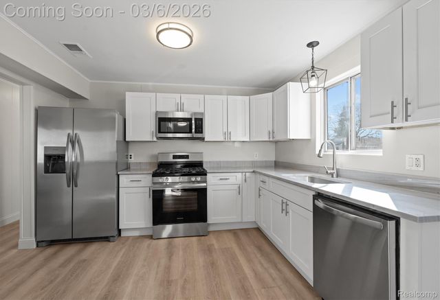 33114 Armada Court, Westland, MI 48186