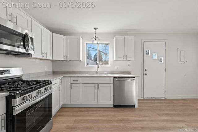 33114 Armada Court, Westland, MI 48186