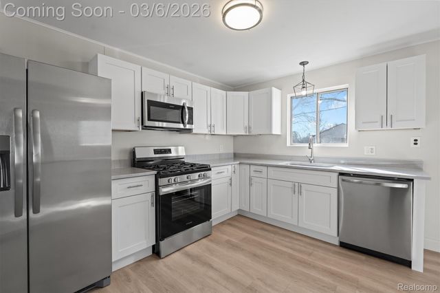 33114 Armada Court, Westland, MI 48186