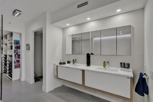 19111 Collins Ave 102, Sunny Isles Beach, FL 33160