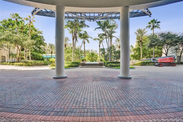 19111 Collins Ave 102, Sunny Isles Beach, FL 33160