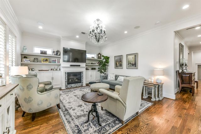 1202 Walton Street, Houston, TX 77009