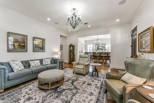 1202 Walton Street, Houston, TX 77009