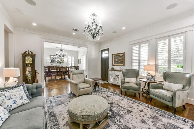 1202 Walton Street, Houston, TX 77009