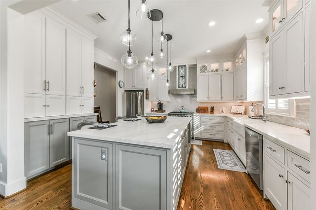 1202 Walton Street, Houston, TX 77009