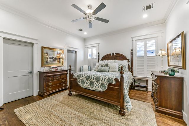 1202 Walton Street, Houston, TX 77009