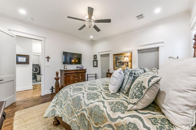 1202 Walton Street, Houston, TX 77009