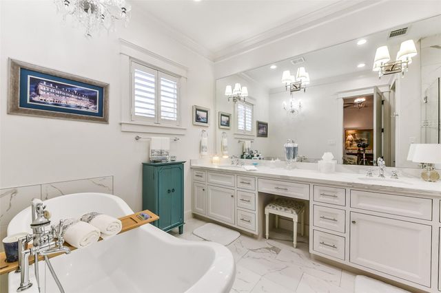 1202 Walton Street, Houston, TX 77009