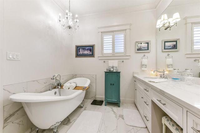 1202 Walton Street, Houston, TX 77009