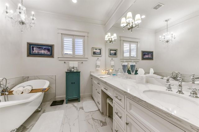 1202 Walton Street, Houston, TX 77009