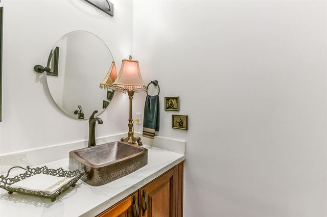 1202 Walton Street, Houston, TX 77009