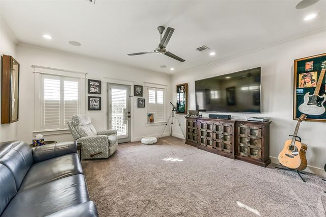 1202 Walton Street, Houston, TX 77009