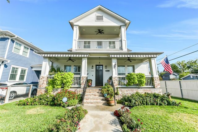 1202 Walton Street, Houston, TX 77009