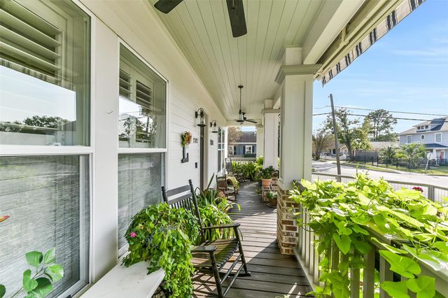 1202 Walton Street, Houston, TX 77009