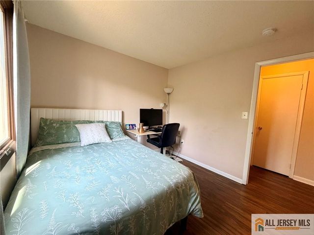 5215 Ravens Crest Drive, Plainsboro, NJ 08536