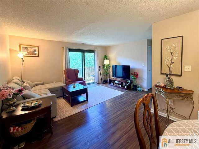 5215 Ravens Crest Drive, Plainsboro, NJ 08536
