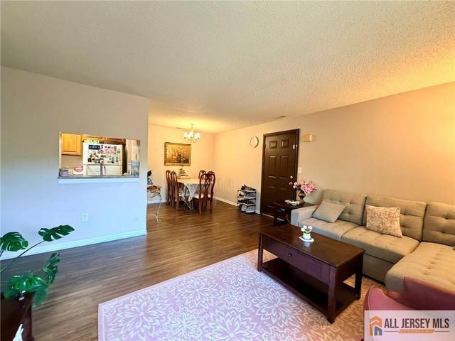 5215 Ravens Crest Drive, Plainsboro, NJ 08536