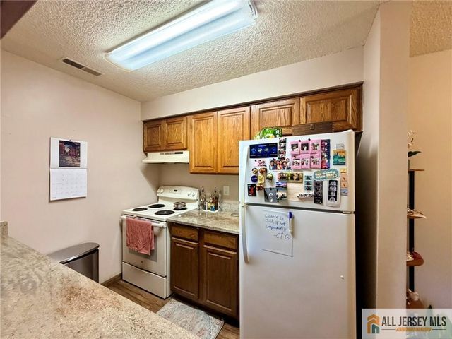 5215 Ravens Crest Drive, Plainsboro, NJ 08536