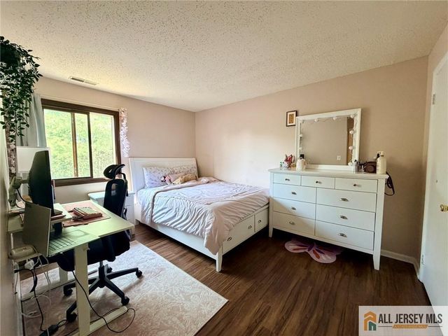5215 Ravens Crest Drive, Plainsboro, NJ 08536