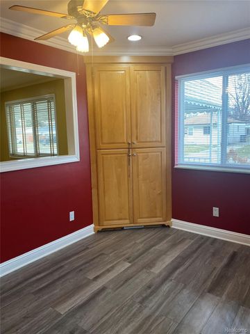 19430 Williamson Street, Clinton Charter Township, MI 48035