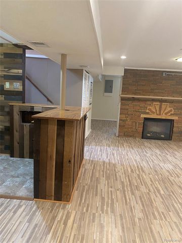 19430 Williamson Street, Clinton Charter Township, MI 48035