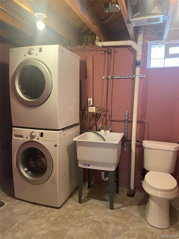 19430 Williamson Street, Clinton Charter Township, MI 48035