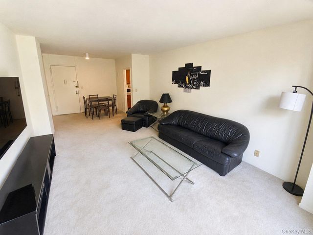 26910 Grand Central Parkway 4M, Floral Park, NY 11005