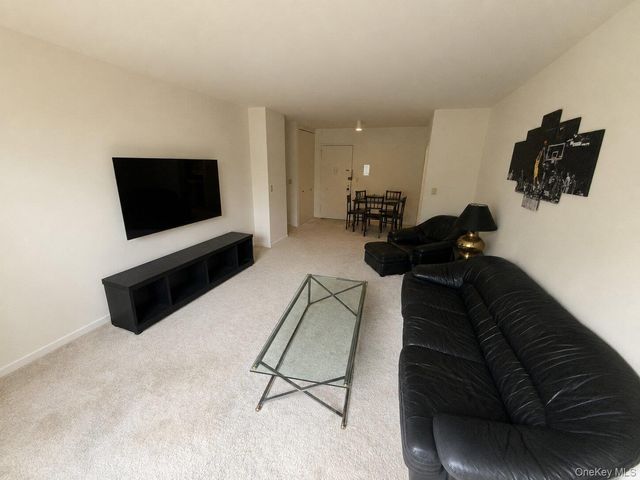 26910 Grand Central Parkway 4M, Floral Park, NY 11005