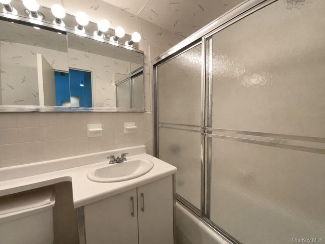 26910 Grand Central Parkway 4M, Floral Park, NY 11005
