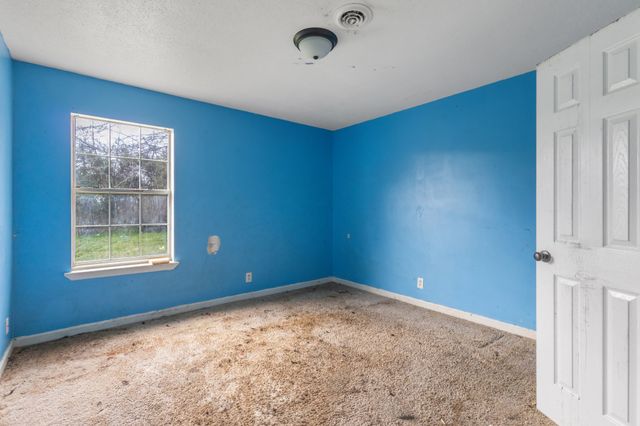 230 Jim Thorpe Dr, Clarksville, TN 37042