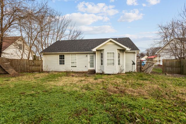 230 Jim Thorpe Dr, Clarksville, TN 37042