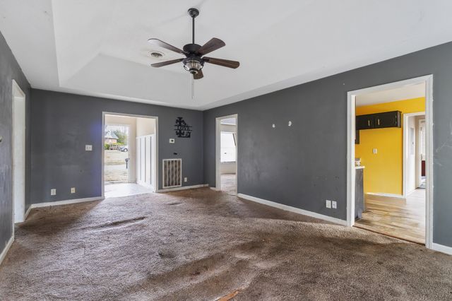 230 Jim Thorpe Dr, Clarksville, TN 37042