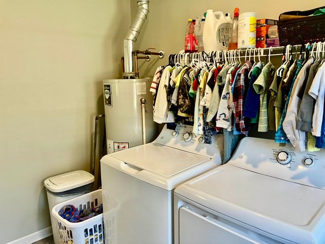 1629 E Gary St, Park City, KS 67219